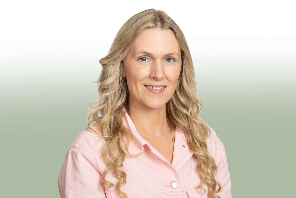 Lucy-Davies-My-Home-Care-Jersey-2025-green-geotagged Lucy Davies My Home Care Jersey